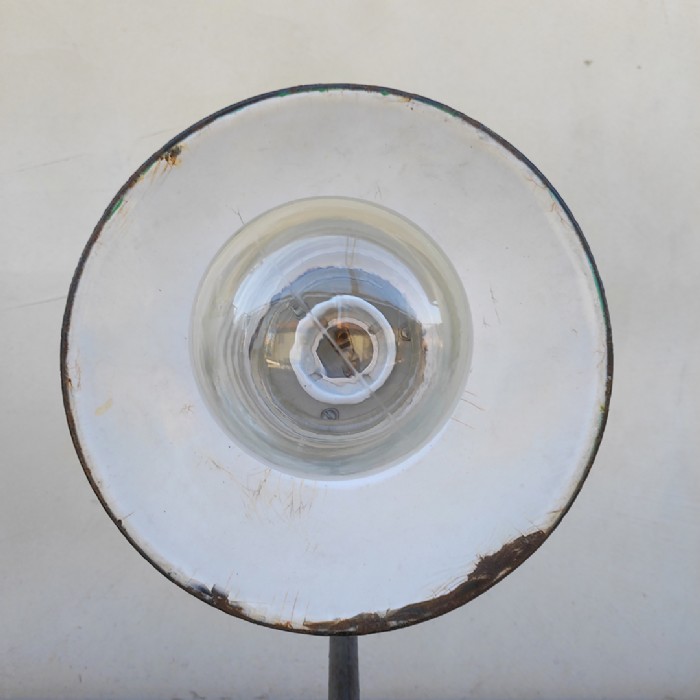 Passa il mouse sull'immagine per ingrandire Lampada industriale da parete ungherese vintage D24 - foto 11