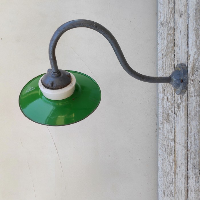 Passa il mouse sull'immagine per ingrandire Lampada industriale da parete ungherese vintage D24 - foto 7