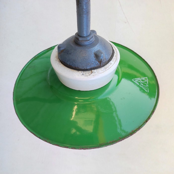 Passa il mouse sull'immagine per ingrandire Lampada industriale da parete ungherese vintage D24 - foto 4