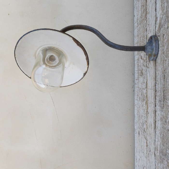 Passa il mouse sull'immagine per ingrandire Lampada industriale da parete ungherese vintage D24 - foto 9