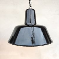 Lampada industriale a sospensione ex Cecoslovacchia vintage D30,5 n°NaN di colore Nero / bianco