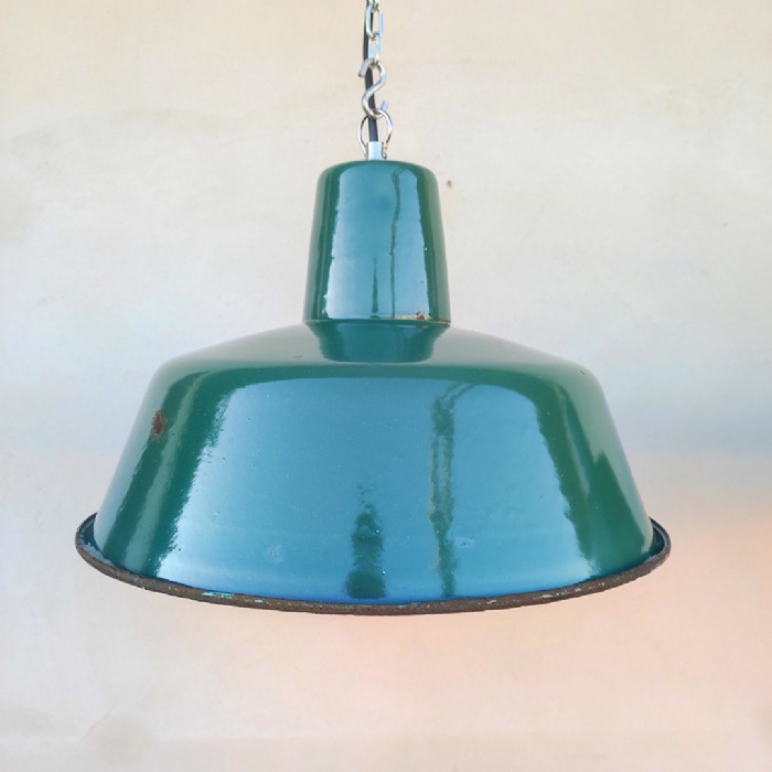 Passa il mouse sull'immagine per ingrandire Immagine dell'articolo Lampada industriale a sospensione Lampada industriale polacca a sospensione vintage D32.5 n.376