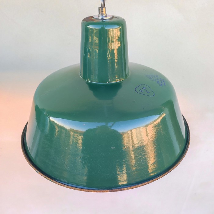 Passa il mouse sull'immagine per ingrandire Immagine dell'articolo Lampada industriale a sospensione Lampada industriale polacca a sospensione vintage D32.5 n.376