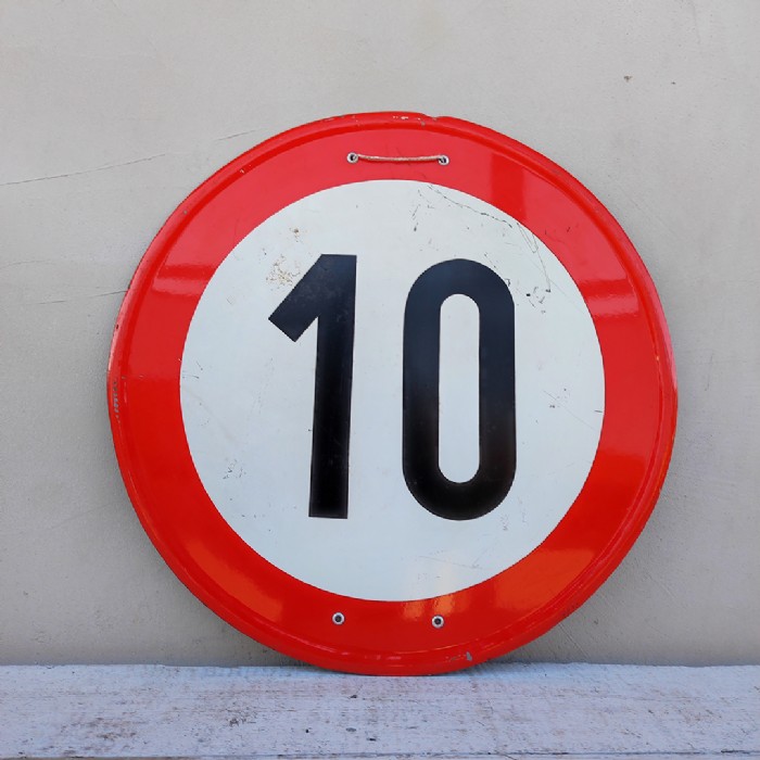 Immagine dell'articolo Cartello segnaletico Cartello segnaletico limite 10 Km/h vintage n.395