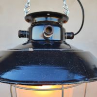 Ingrandisci l'immagine Miniatura dell'articolo Lampada industriale a sospensione Lampada industriale a sospensione cecoslovacca vintage n.377