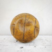 Miniatura dell'articolo Pallone da calcio in cuoio originale vintage - Oggetto n.192