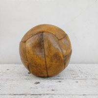 Miniatura dell'articolo Pallone da calcio in cuoio originale vintage - Oggetto n.192