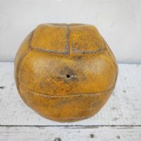 Miniatura dell'articolo Pallone da calcio in cuoio originale vintage - Oggetto n.192