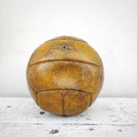 Miniatura dell'articolo Pallone da calcio in cuoio originale vintage - Oggetto n.192
