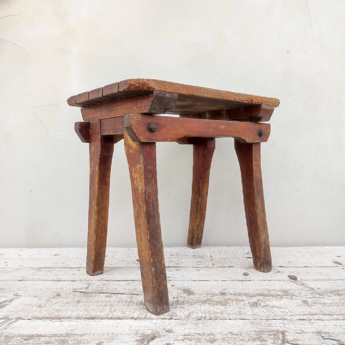 Miniatura dell'articolo Sgabello rurale in legno vintage - Oggetto n.290