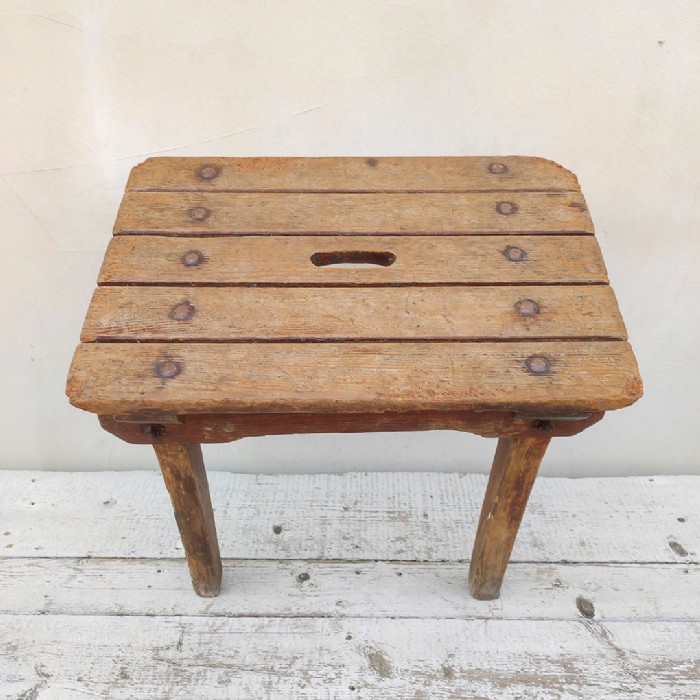 Miniatura dell'articolo Sgabello rurale in legno vintage - Oggetto n.290