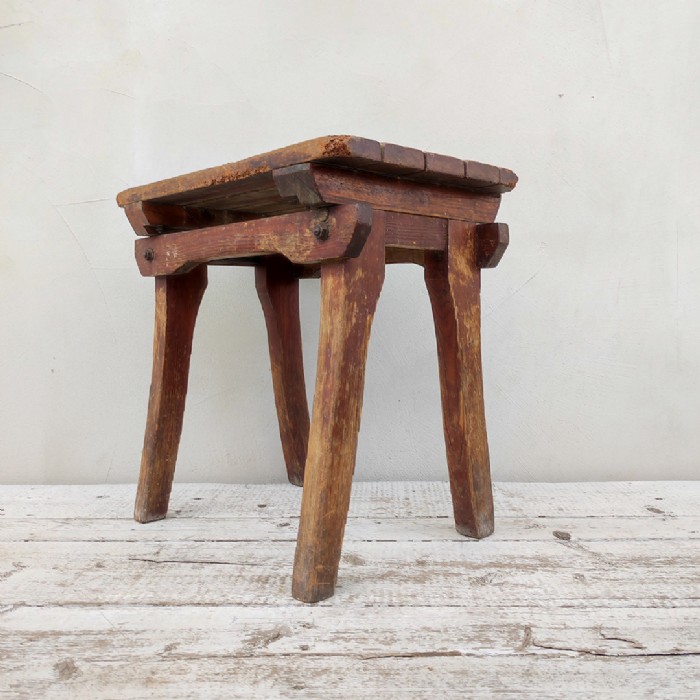Miniatura dell'articolo Sgabello rurale in legno vintage - Oggetto n.290