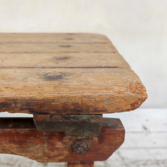 Miniatura dell'articolo Sgabello rurale in legno vintage - Oggetto n.290