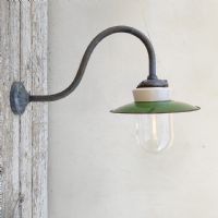 Lampada industriale da parete ungherese vintage D23 n�NaN di colore Verde / bianco / grigio