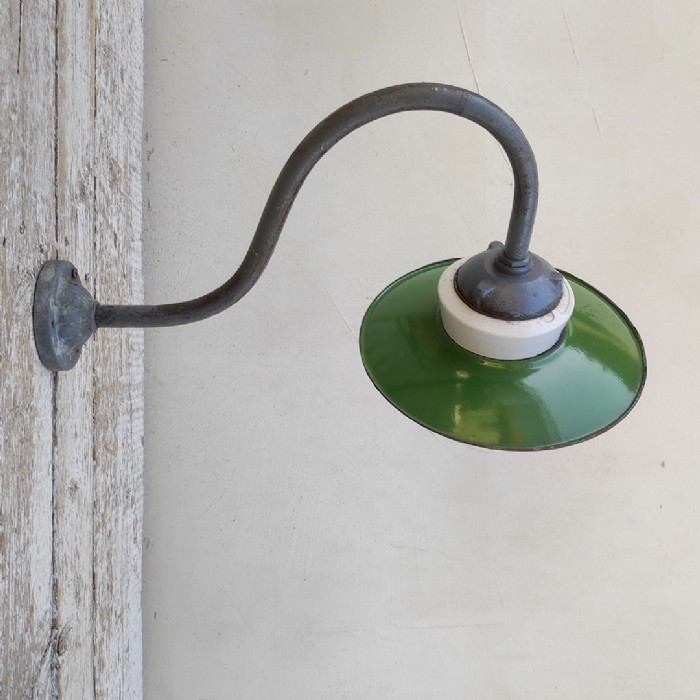Passa il mouse sull'immagine per ingrandire Lampada industriale da parete ungherese vintage D23 - foto 3