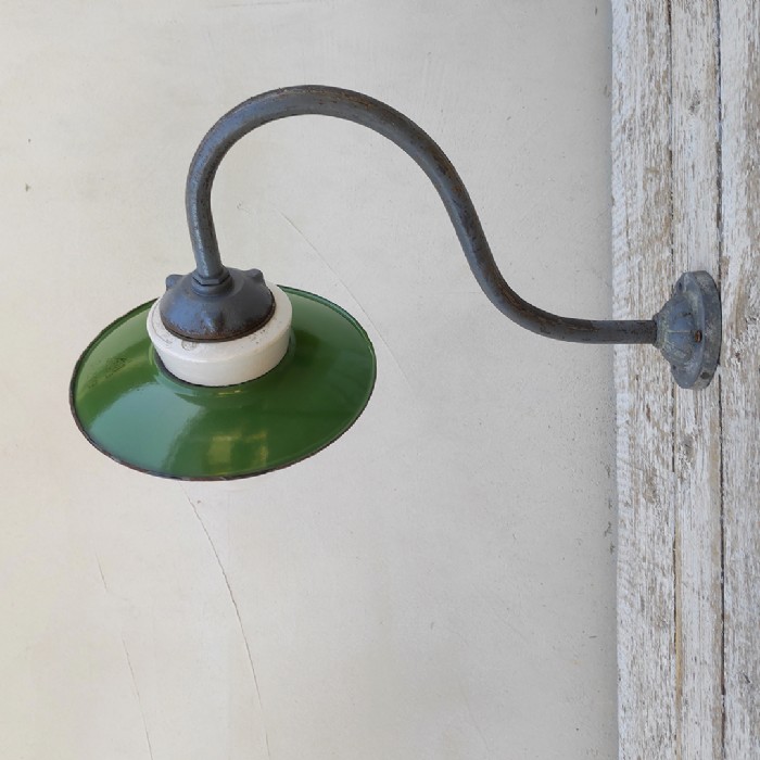 Passa il mouse sull'immagine per ingrandire Lampada industriale da parete ungherese vintage D23 - foto 6
