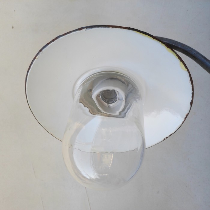 Passa il mouse sull'immagine per ingrandire Lampada industriale da parete ungherese vintage D23 - foto 10