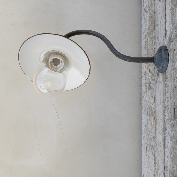 Passa il mouse sull'immagine per ingrandire Lampada industriale da parete ungherese vintage D23 - foto 9