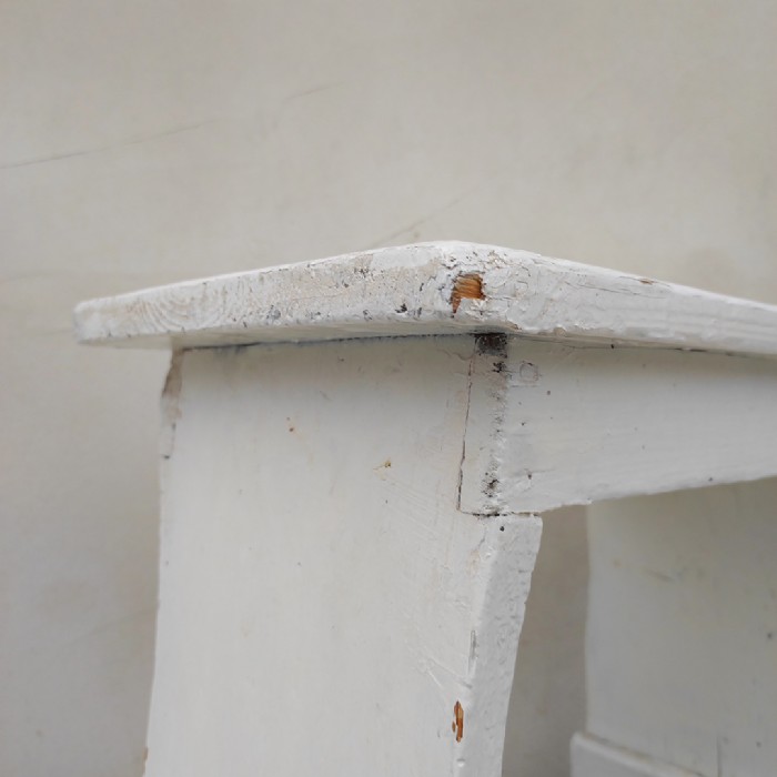 Passa il mouse sull'immagine per ingrandire Immagine dell'articolo Sgabello rurale vintage Sgabello rurale di campagna vintage n.359