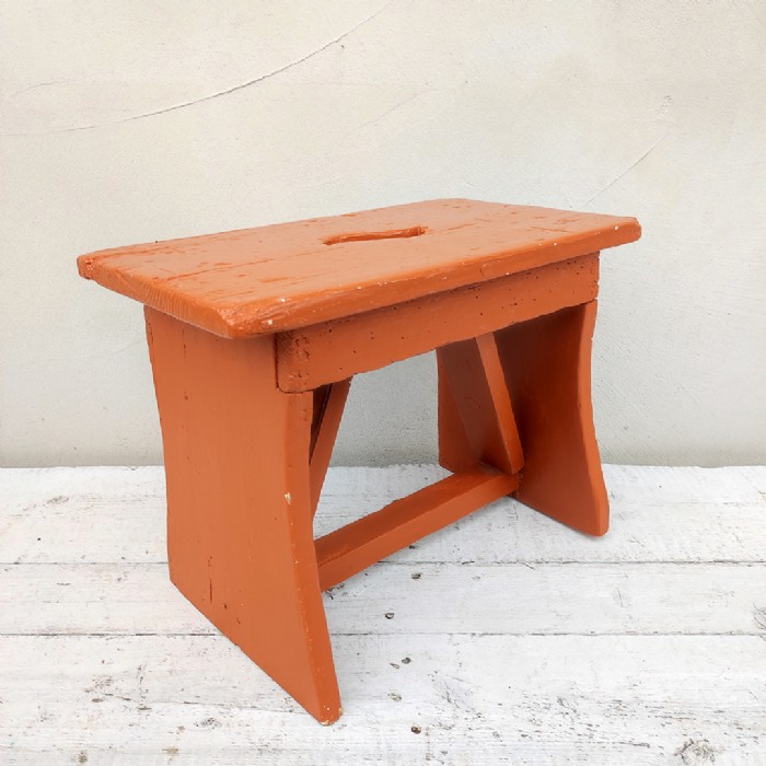 Passa il mouse sull'immagine per ingrandire Immagine dell'articolo Sgabello rurale vintage Sgabello rurale di campagna vintage n.360