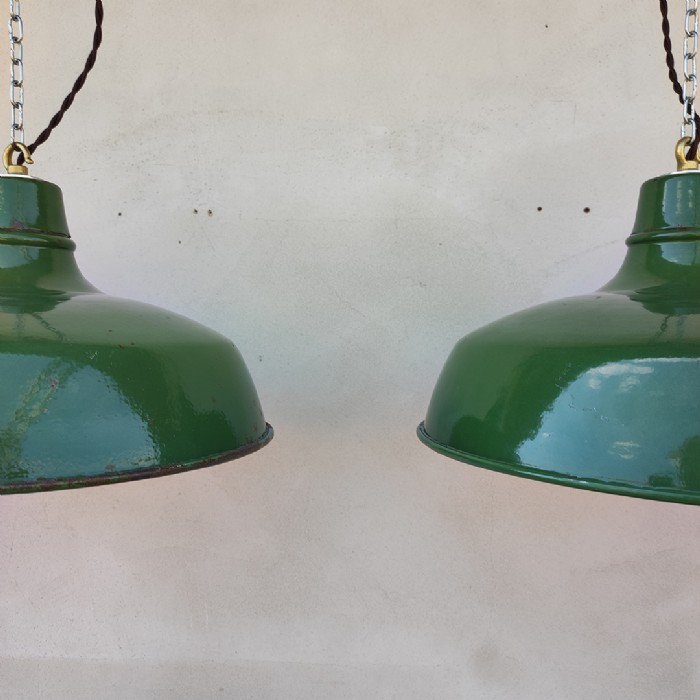 Passa il mouse sull'immagine per ingrandire Lampade (2) industriali a sospensione francesi vintage D38 - foto 8
