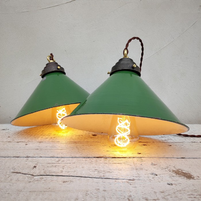 Immagine dell'articolo Lampada industriale a sospensione Lampade industriali a sospensione vintage (coppia) D26 n.409