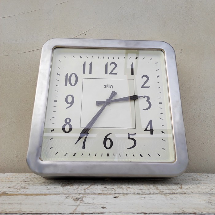 Immagine dell'articolo Orologio industriale da parete Orologio industriale sovietico quarzo vintage n.448