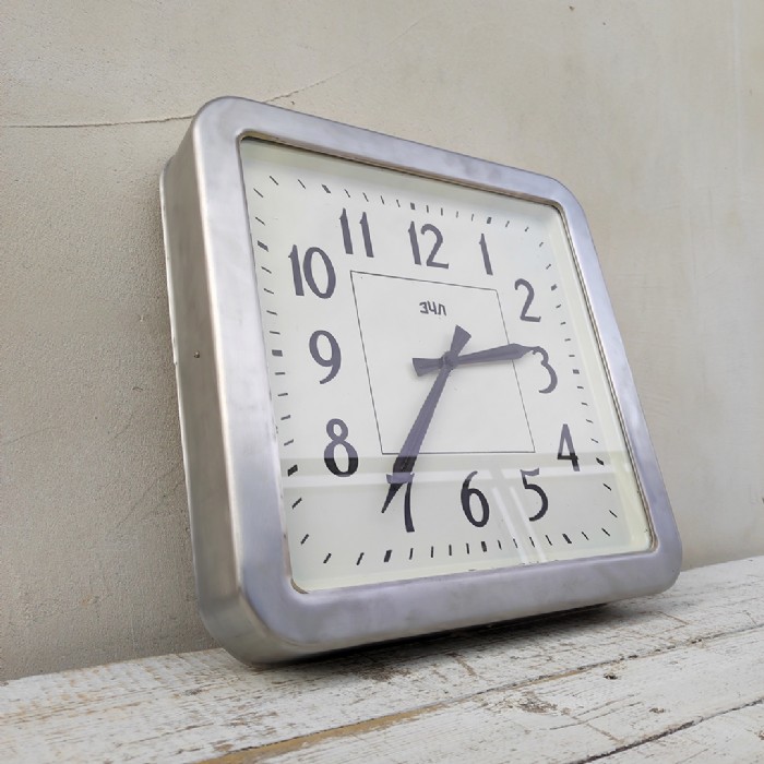 Immagine dell'articolo Orologio industriale da parete Orologio industriale sovietico quarzo vintage n.448