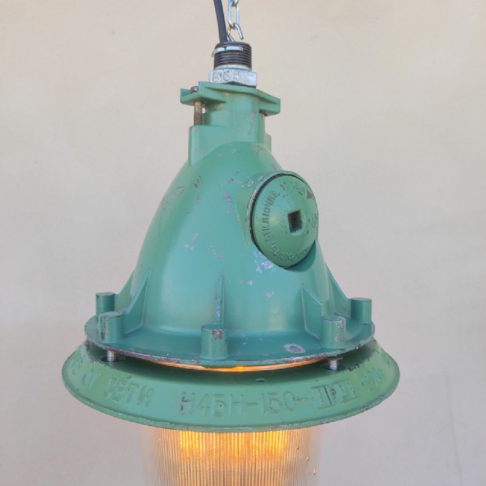 Passa il mouse sull'immagine per ingrandire Lampada industriale a sospensione vintage ex Unione Sovietica CCCP - foto 3