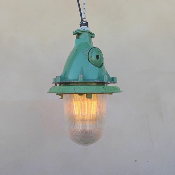 Passa il mouse sull'immagine per ingrandire Lampada industriale a sospensione vintage ex Unione Sovietica CCCP - foto 1
