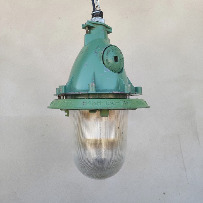 Passa il mouse sull'immagine per ingrandire Lampada industriale a sospensione vintage ex Unione Sovietica CCCP - foto 2