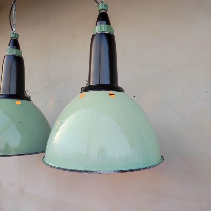 Immagine dell'articolo Lampada industriale a sospensione Lampada industriale a sospensione vintage ex Unione Sovietica CCCP D37 n.399