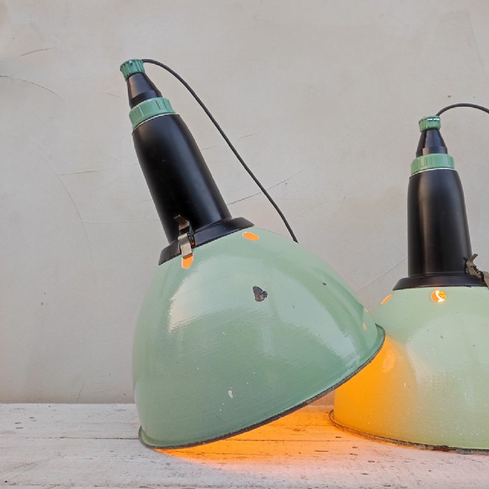 Immagine dell'articolo Lampada industriale a sospensione Lampada industriale a sospensione vintage ex Unione Sovietica CCCP D37 n.399