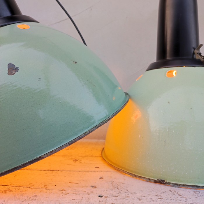 Immagine dell'articolo Lampada industriale a sospensione Lampada industriale a sospensione vintage ex Unione Sovietica CCCP D37 n.399