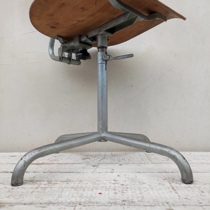 Immagine dell'articolo Sedia sgabello industriale Sedia sgabello industriale vintage n.429