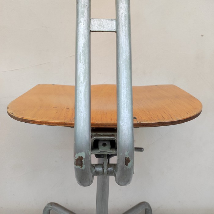 Immagine dell'articolo Sedia sgabello industriale Sedia sgabello industriale vintage n.429