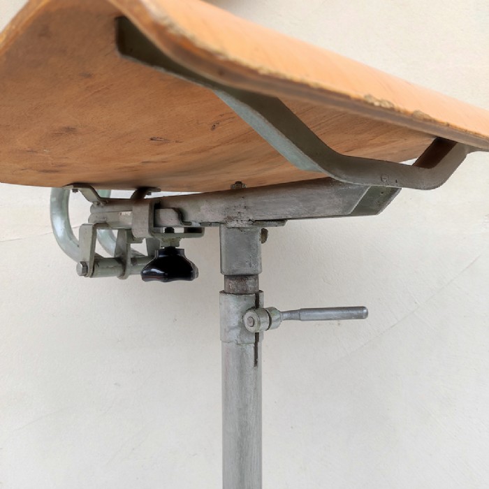 Immagine dell'articolo Sedia sgabello industriale Sedia sgabello industriale vintage n.429