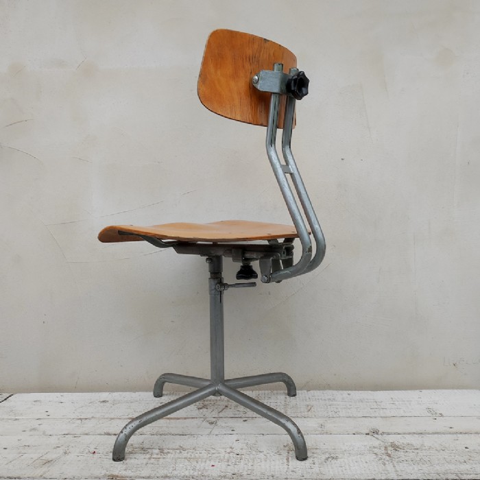 Immagine dell'articolo Sedia sgabello industriale Sedia sgabello industriale vintage n.429