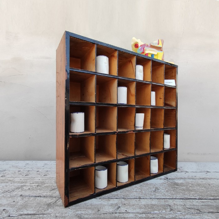 Passa il mouse sull'immagine per ingrandire Casellario industriale in legno vintage - foto 5