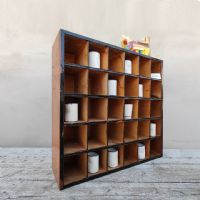 Ingrandisci l'immagine Casellario industriale in legno vintage - miniatura 5