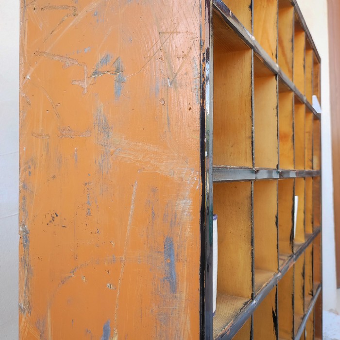 Passa il mouse sull'immagine per ingrandire Casellario industriale in legno vintage - foto 7