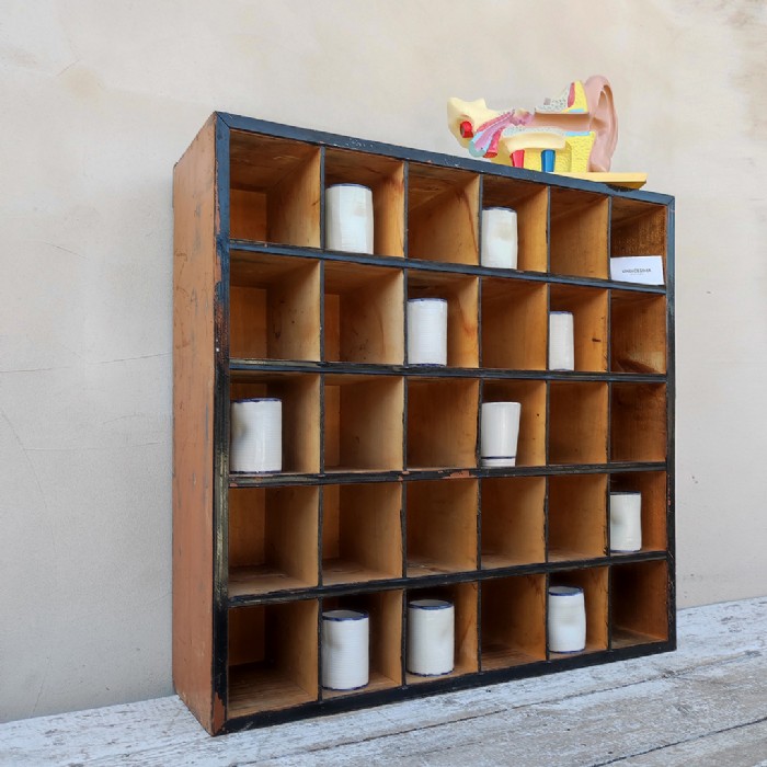 Passa il mouse sull'immagine per ingrandire Casellario industriale in legno vintage - foto 10