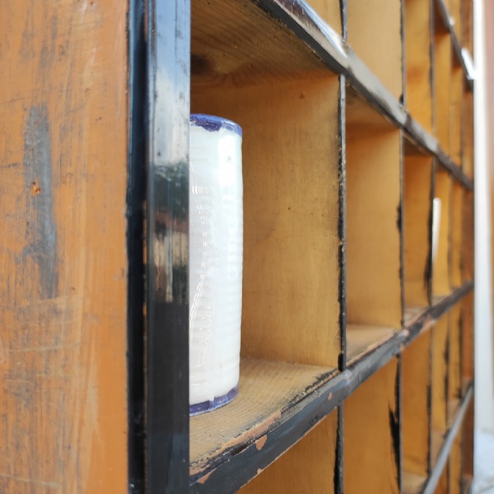 Passa il mouse sull'immagine per ingrandire Casellario industriale in legno vintage - foto 8