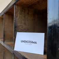 Ingrandisci l'immagine Casellario industriale in legno vintage - miniatura 17
