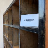 Ingrandisci l'immagine Casellario industriale in legno vintage - miniatura 13