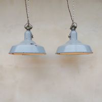 Lampade (2) industriali a sospensione svizzere vintage D40 n�NaN di colore Grigio pastello