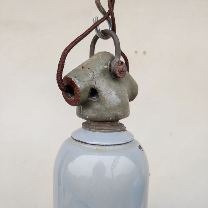 Immagine dell'articolo Lampada industriale a sospensione Lampade (2) industriali a sospensione svizzere vintage D40 n.430