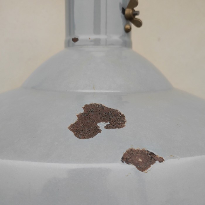 Immagine dell'articolo Lampada industriale a sospensione Lampade (2) industriali a sospensione svizzere vintage D40 n.430