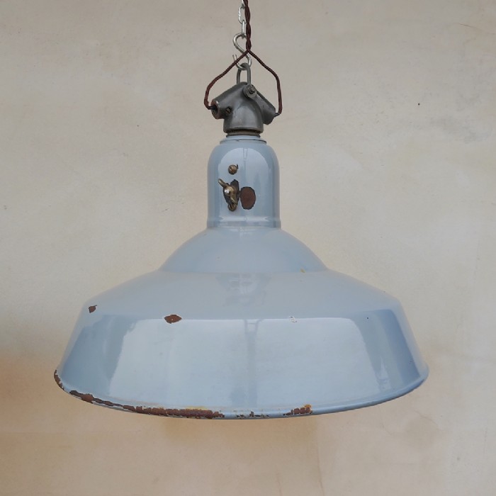 Immagine dell'articolo Lampada industriale a sospensione Lampade (2) industriali a sospensione svizzere vintage D40 n.430