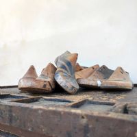 Ingrandisci l'immagine Miniatura dell'articolo Tavolo da lavoro Banchetto da calzolaio vintage n.449